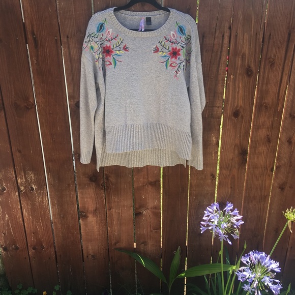 Flower long sleeve 🌵 - Picture 1 of 3